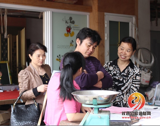 湖南调查总队梁己香一行来到攸县督导“三经普”个体户抽样调查工作