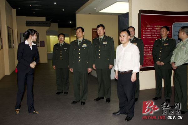 南京军区政治部主任吴长海中将来炎考察红色文化