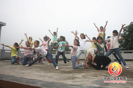 攸县酒埠江镇中心完小举行社团活动展示