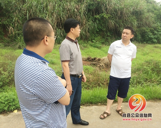 陈运发到鸭塘铺乡指导抗洪救灾工作