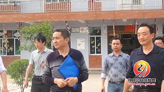 县人大到鸭塘铺乡开展全县幼儿教育专题调研