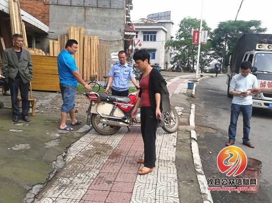 谭桥街道联合县城管中队开展镇区环境集中整治行动