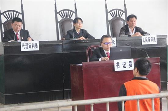 县法院：人民陪审员陪审 各界代表们听审