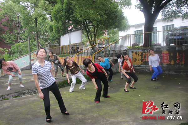 紧张排练备战“欢乐潇湘&middot;美丽炎陵”文艺汇演（图）