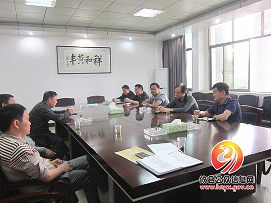 县林业局一行到黄丰桥镇答复人大代表意见和建议