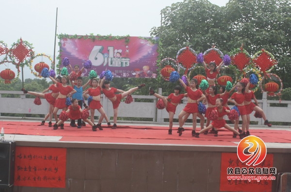 攸县酒埠江镇中心小学举行“童心同乐”庆祝六一文艺汇演