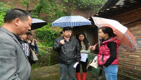 县国土局开展城区地质灾害隐患点大巡查