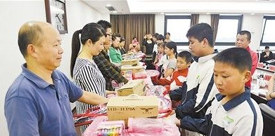 株洲云龙示范区计生协会爱心帮扶辖区孤儿
