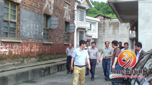 黄丰桥镇组织部分人大代表开展视察活动
