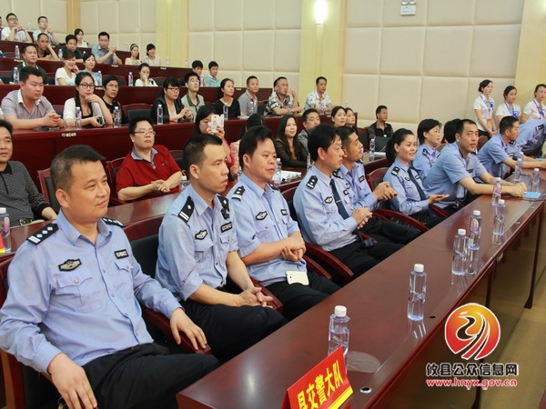 攸县交警大队“深入开展党的群众路线教育实践活动”知识抢答赛获亚军