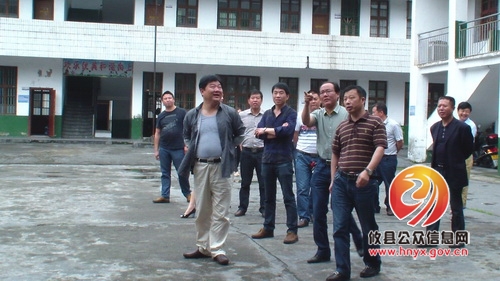 黄丰桥镇组织部分人大代表开展视察活动