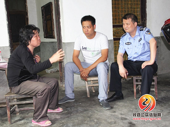 攸县交警深入基层开展群众路线教育实践活动