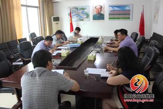 组织部何勇到槚山乡督察群众路线教育学习活动