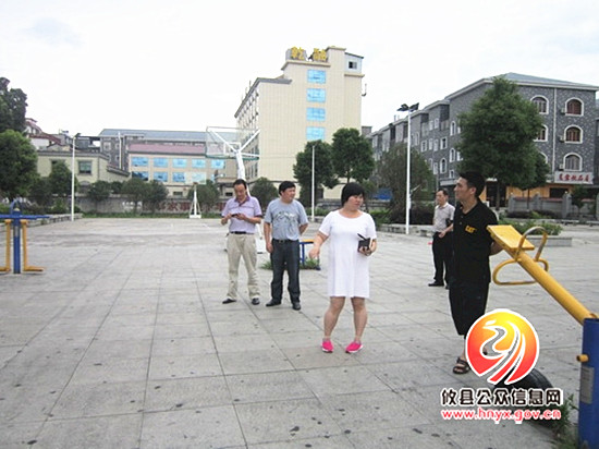 县总工会张益群一行视察黄丰桥镇工会活动开展情况