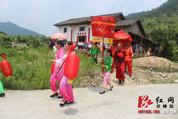 《中国喜事》栏目在炎拍摄客家婚嫁节目