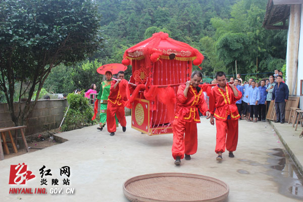 《中国喜事》栏目在炎拍摄客家婚嫁节目