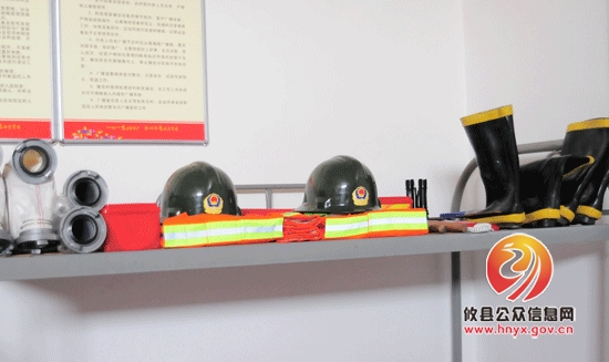 省消防总队总工程师张虎南来攸县检查指导消防安全工作