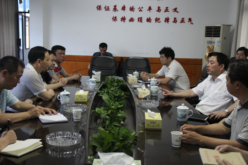 7月4日，市委常委、常务副市长王志刚赴荷塘分局调研征地拆迁和村民建房工作