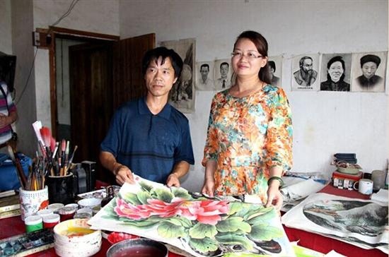 县文联爱心助残贴近群众