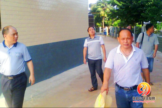 县城乡同治办工作组到大同桥镇调研