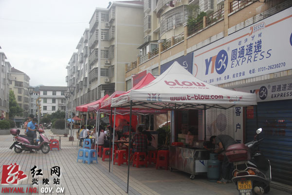 创文工作督查：步行街设施需完善 乱停占道现象严重