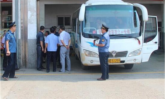 县运管所开展道路运输安全“大检查大整顿活动月”活动