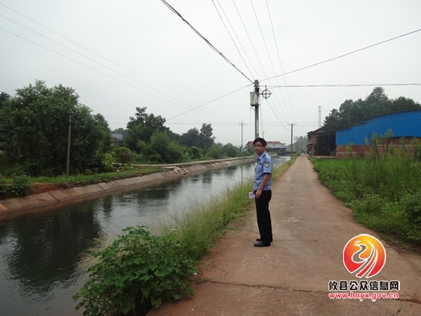 攸县交警大队二中队全面排查校车线路安全隐患