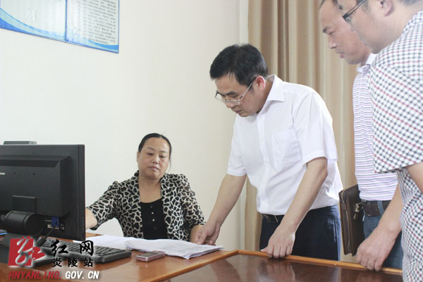黄诗燕到三河镇督查指导人口和计划生育工作