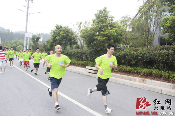 我县启动2014年“全民健身月”活动
