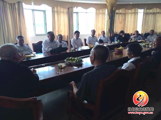 网岭镇召开老年节座谈会