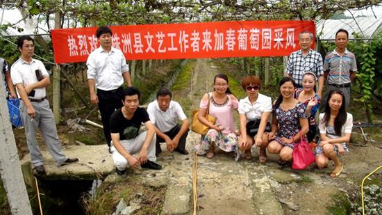 县文联组织各协会主席深入基层采风