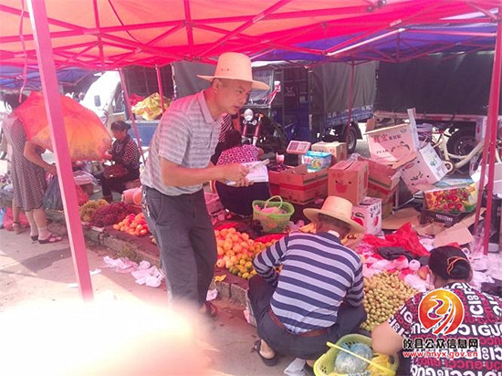 新市镇司法所开展普法大宣传活动