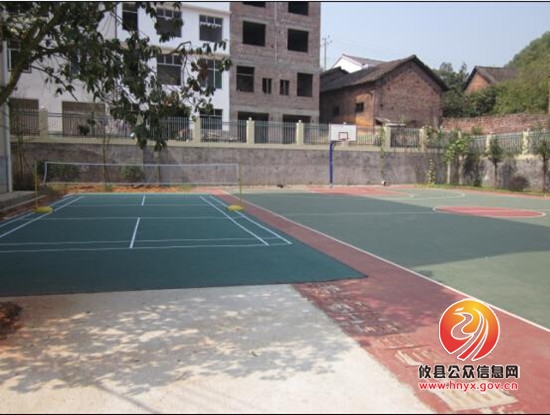县总工会考察验收桃水镇职工活动场地