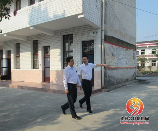胡湘之到湖南坳乡考察民生工程