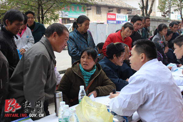 株洲三三一医院医疗专家为山区群众义诊