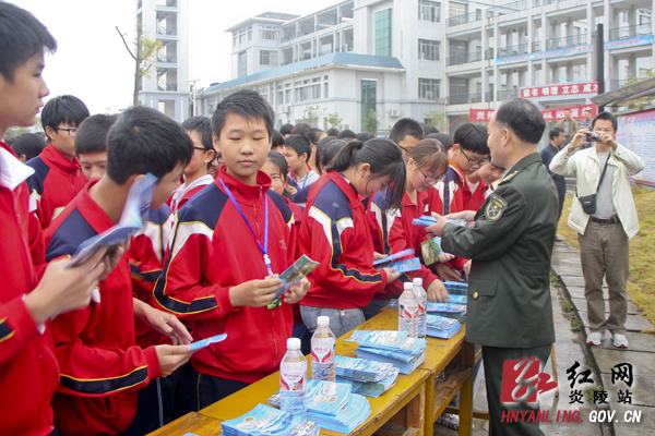 我县举行2014年防空警报试鸣应急疏散演练