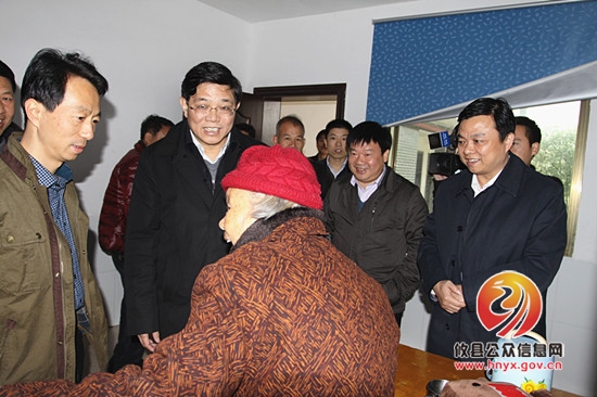 株洲市委书记贺安杰走访敬老院嘘寒问暖