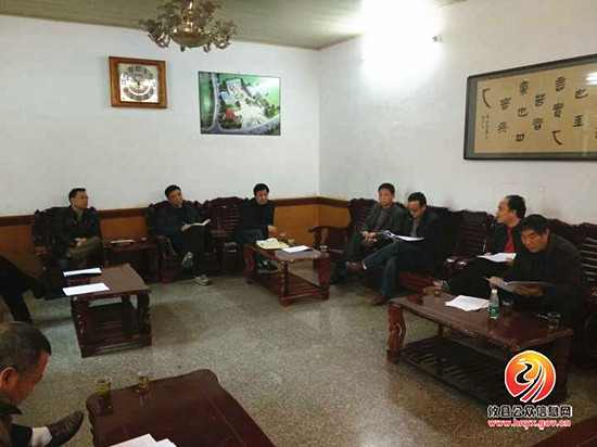 吴爱清一行到酒埠江镇走访县人大代表