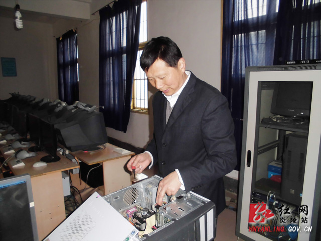 扎根山区学校38载 邱湘涛获评市＂最美乡村教师＂