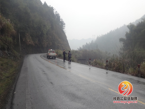 交警大队二中队切实加强雨雾天气交通安全管理