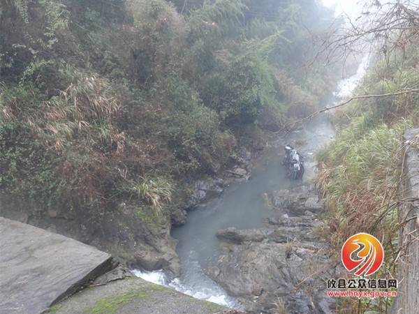交警大队二中队切实加强雨雾天气交通安全管理