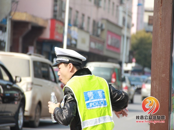 交警大队：攸县城区交通“疏堵保畅”掠影
