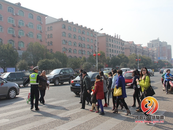 交警大队：攸县城区交通“疏堵保畅”掠影