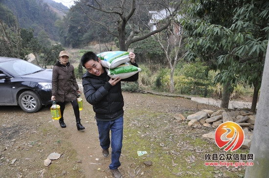 【送温暖】大地山泉新春送温暖 关爱贫困儿童成长