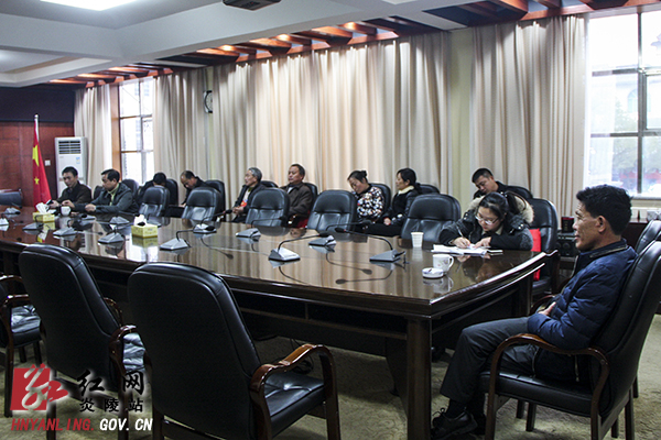 【两会快讯】县十六届人大四次会议举行分团讨论