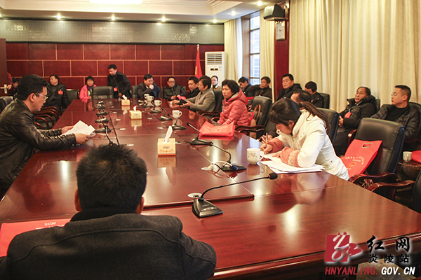 【两会快讯】县十六届人大四次会议举行分团讨论