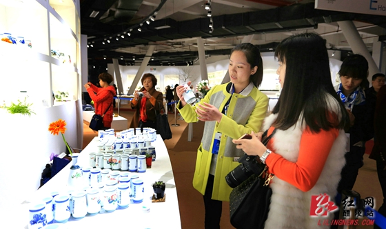 【直击瓷博会】五彩印象：迎八方来客赏“醴瓷”
