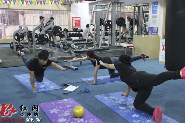 去健身房健身成炎陵市民新时尚