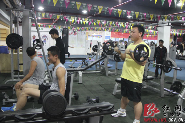 去健身房健身成炎陵市民新时尚