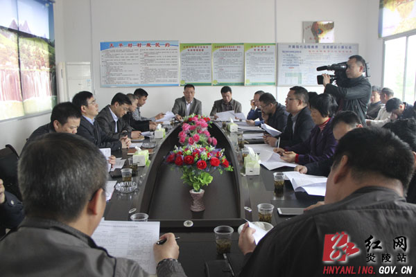 抓好“五大重点”推进天平村省“新农村示范村”建设